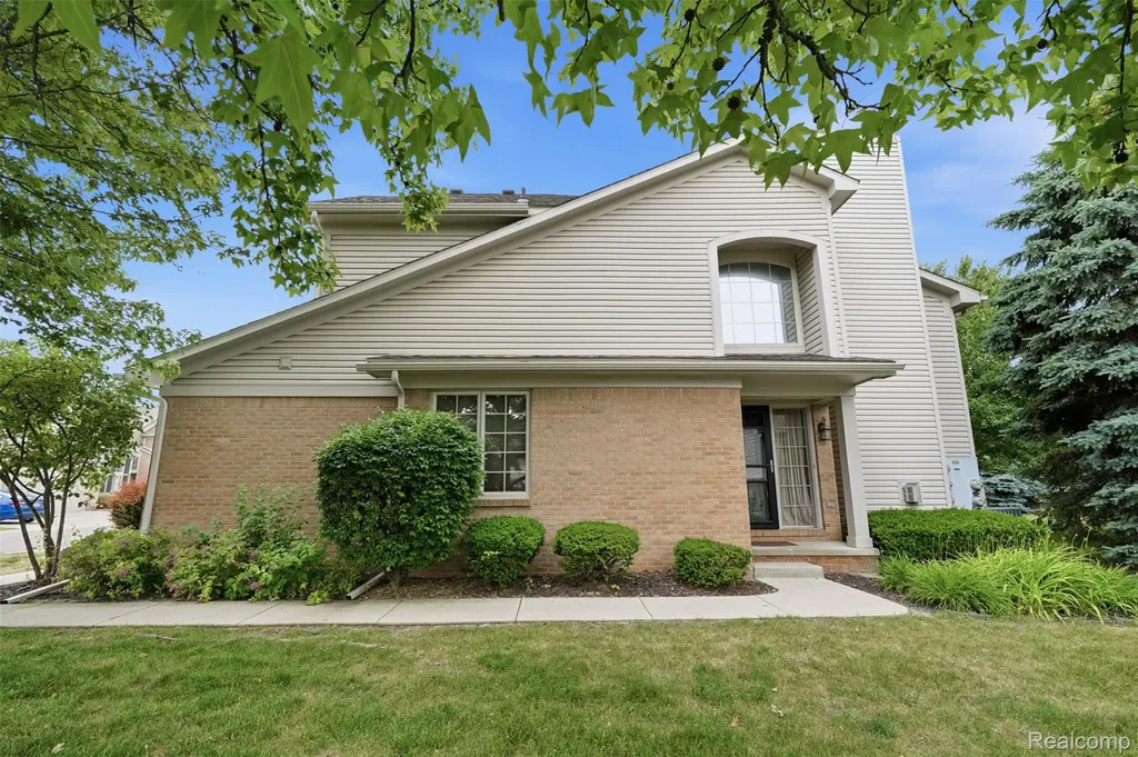 23716 Mccort Drive Brownstown Charter Township MI 48134