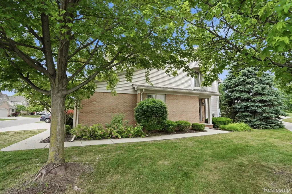 23716 Mccort Drive Brownstown Charter Township MI 48134