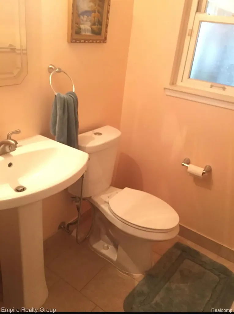15401 Vivian Street Taylor City MI 48180
