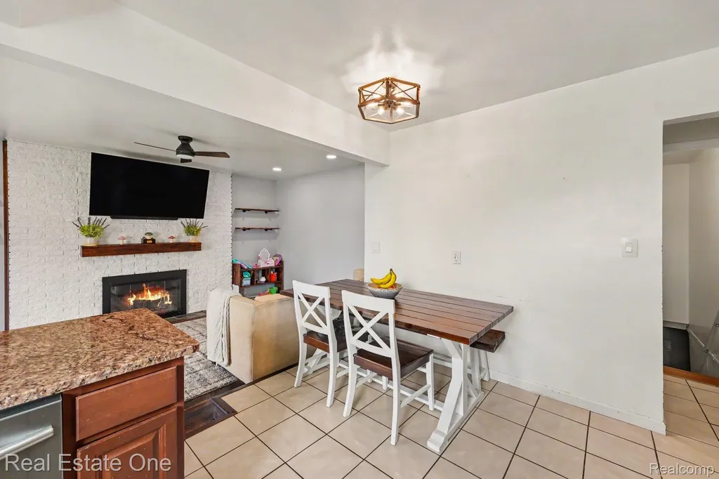 14120 Edison Drive Warren City MI 48088
