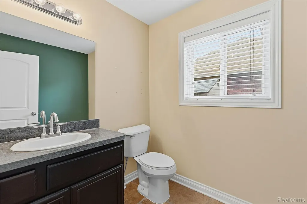 38124 Cobble Creek Court Sterling Heights City MI 48312
