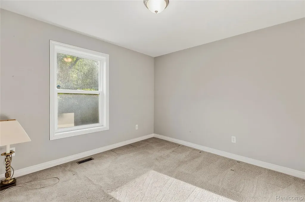 38124 Cobble Creek Court Sterling Heights City MI 48312