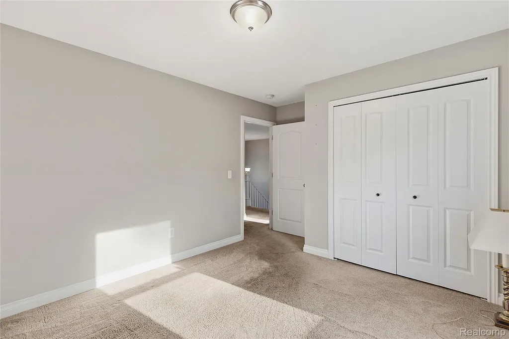 38124 Cobble Creek Court Sterling Heights City MI 48312