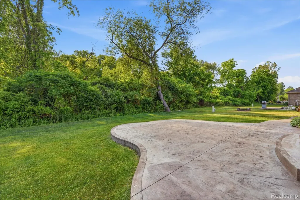 38124 Cobble Creek Court Sterling Heights City MI 48312