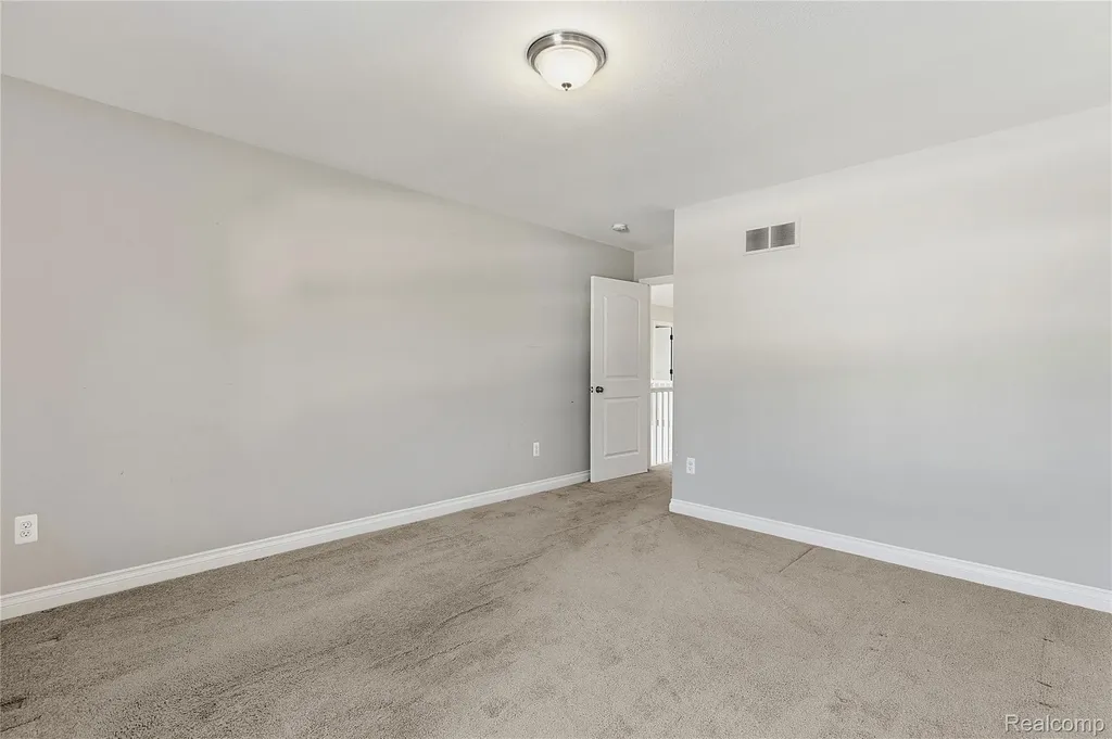 38124 Cobble Creek Court Sterling Heights City MI 48312