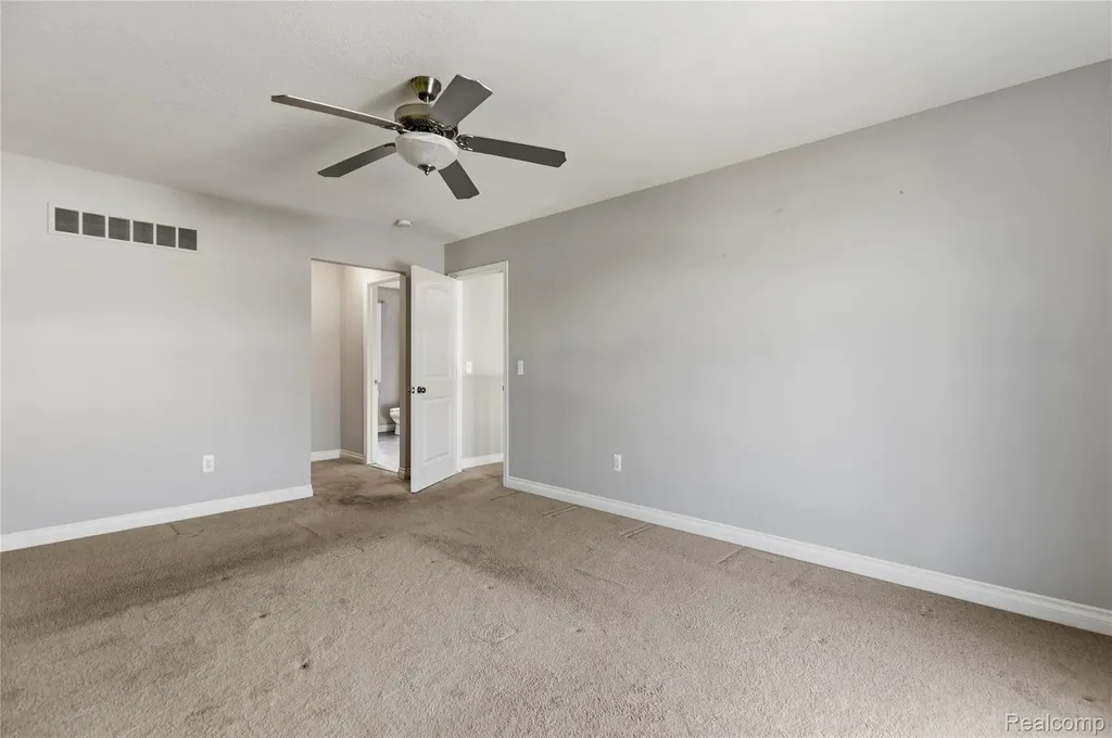 38124 Cobble Creek Court Sterling Heights City MI 48312