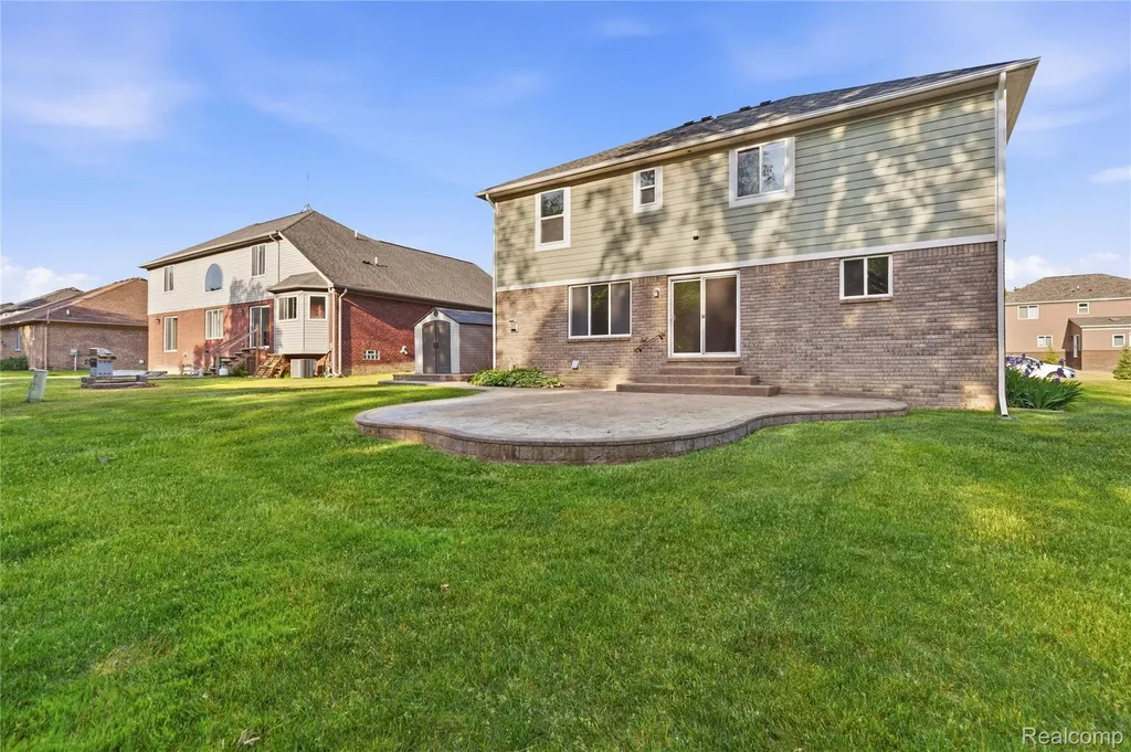 38124 Cobble Creek Court Sterling Heights City MI 48312