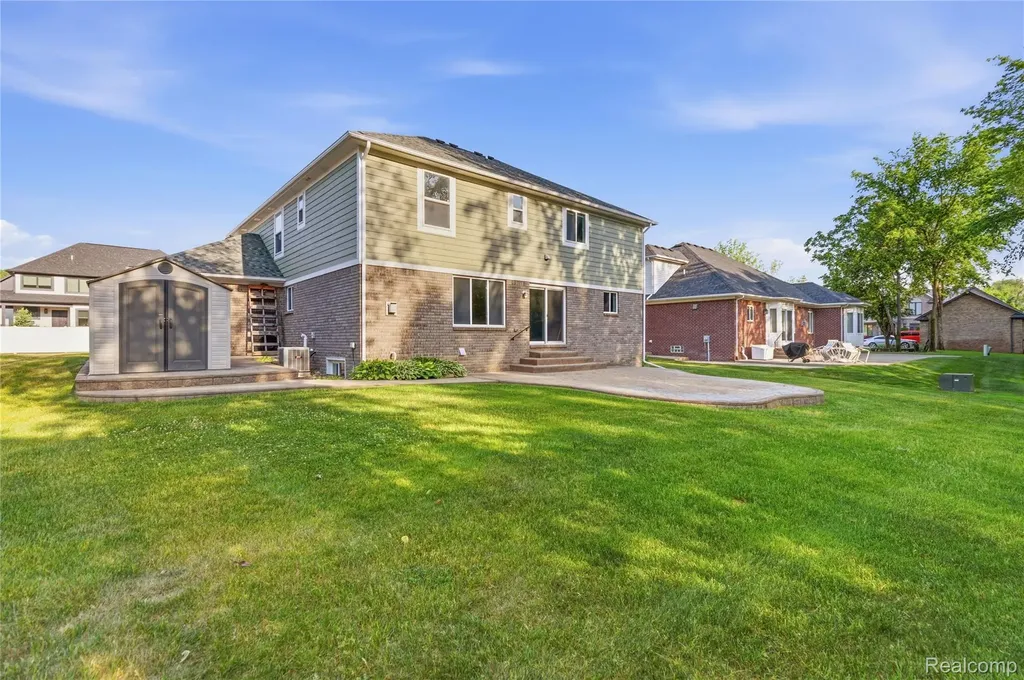 38124 Cobble Creek Court Sterling Heights City MI 48312