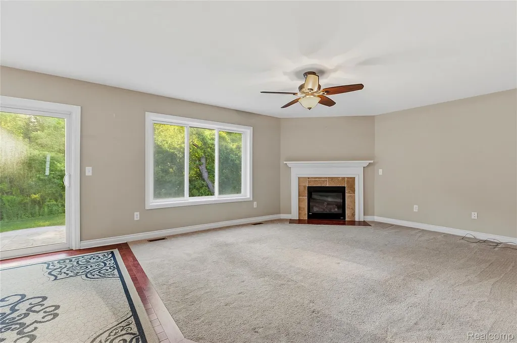 38124 Cobble Creek Court Sterling Heights City MI 48312