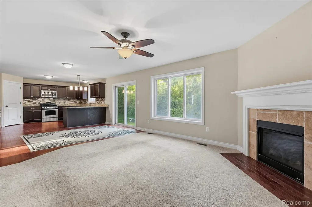 38124 Cobble Creek Court Sterling Heights City MI 48312
