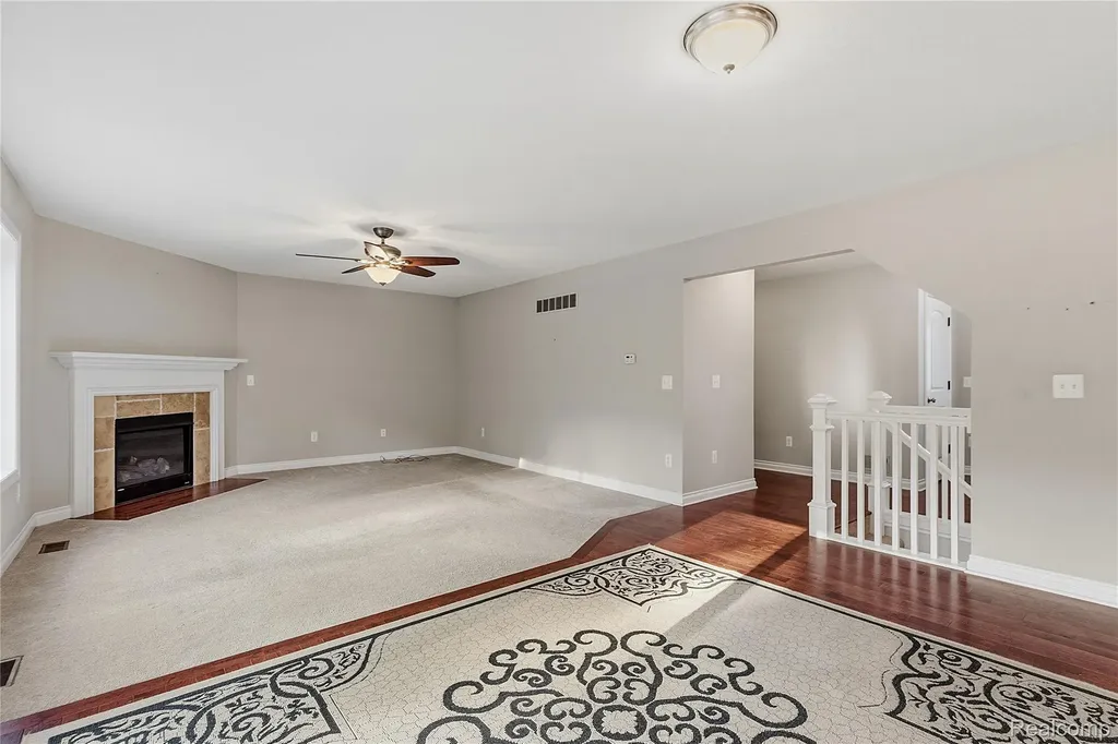 38124 Cobble Creek Court Sterling Heights City MI 48312