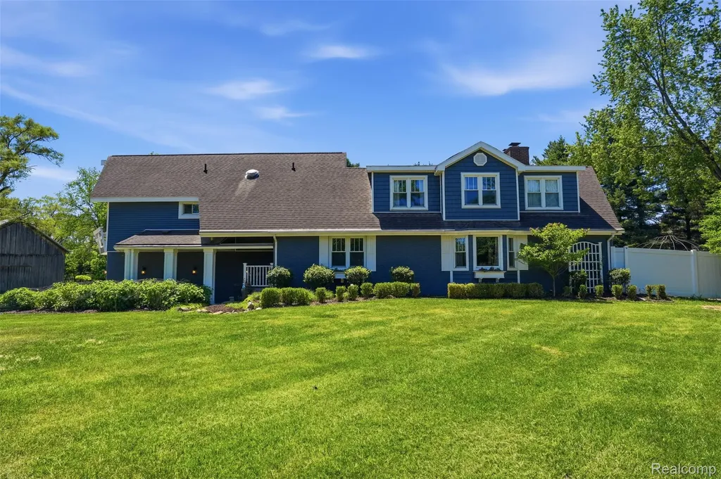 5080 Pleasant Valley Road Brighton Township MI 48114