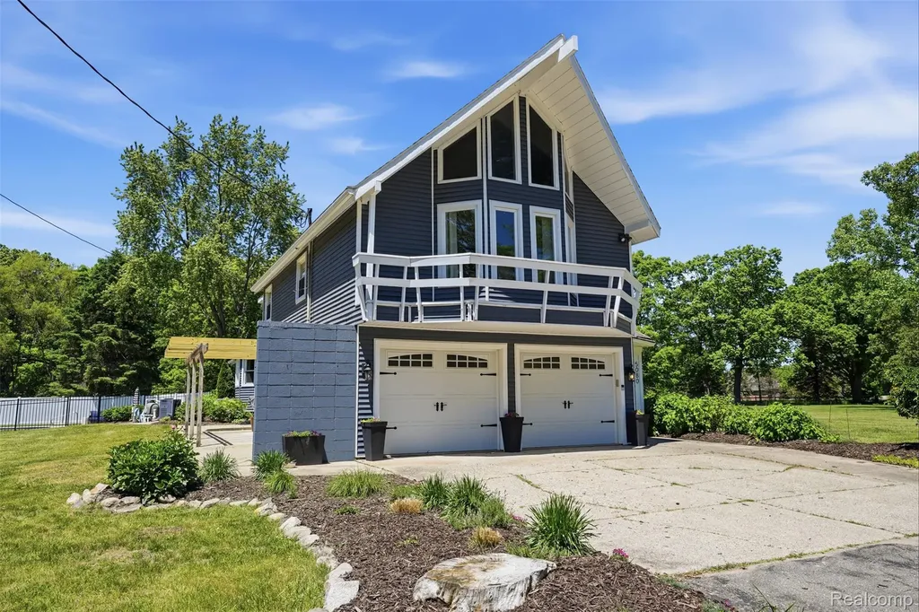5080 Pleasant Valley Road Brighton Township MI 48114