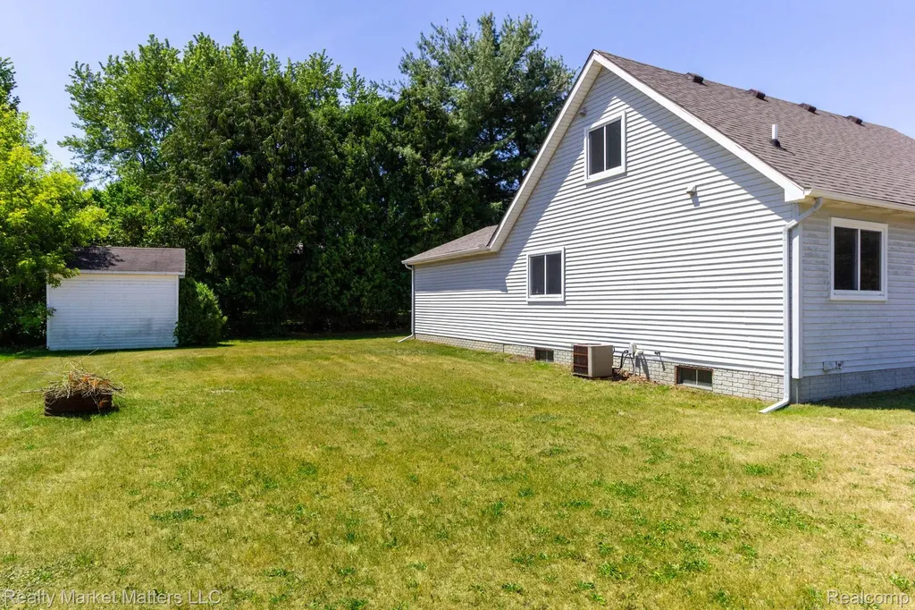 8164 N Genesee Road Genesee Charter Township MI 48458