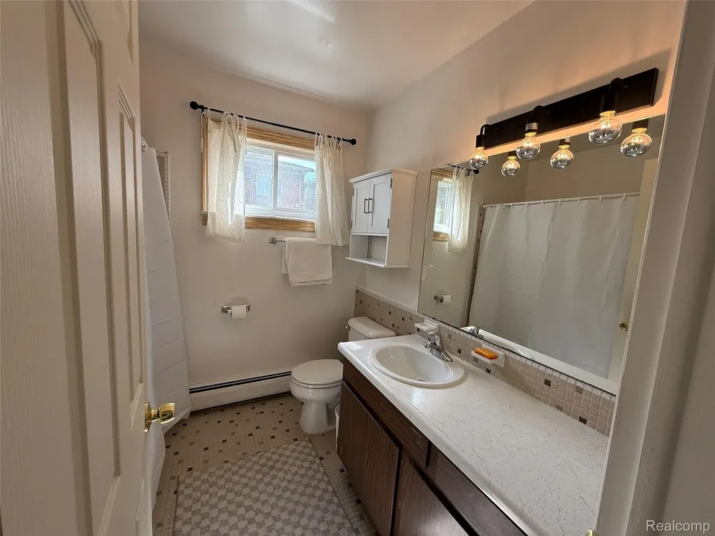 4109 Benjamin Avenue Royal Oak City MI 48073