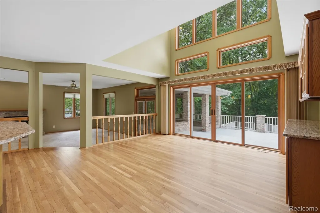 27967 Galien Drive Lyon Charter Township MI 48178