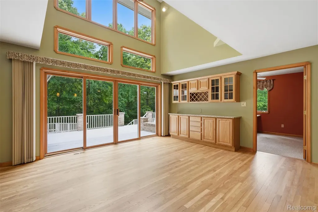 27967 Galien Drive Lyon Charter Township MI 48178