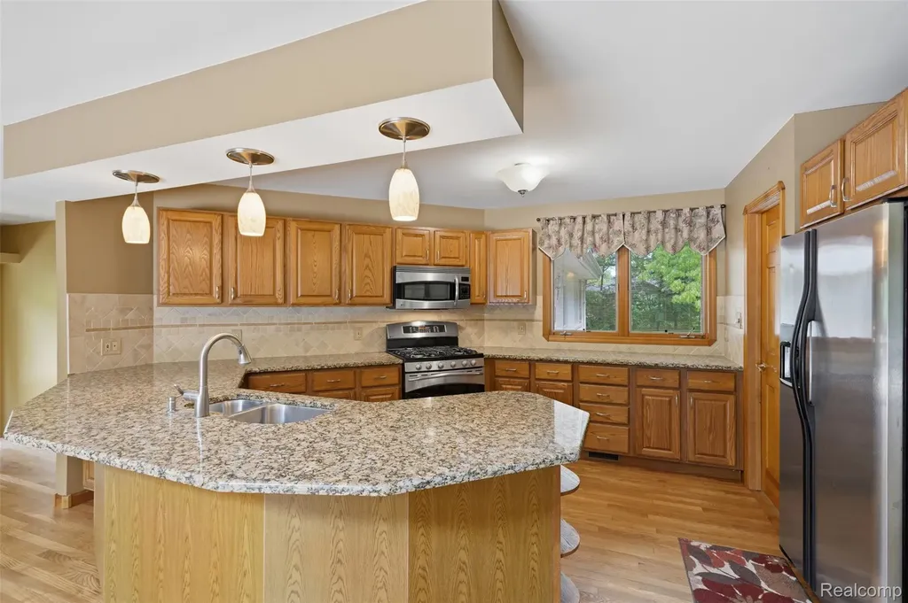 27967 Galien Drive Lyon Charter Township MI 48178