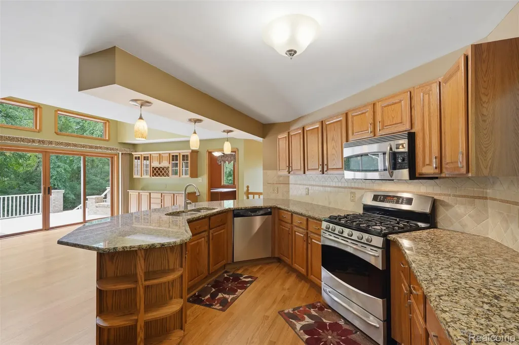 27967 Galien Drive Lyon Charter Township MI 48178