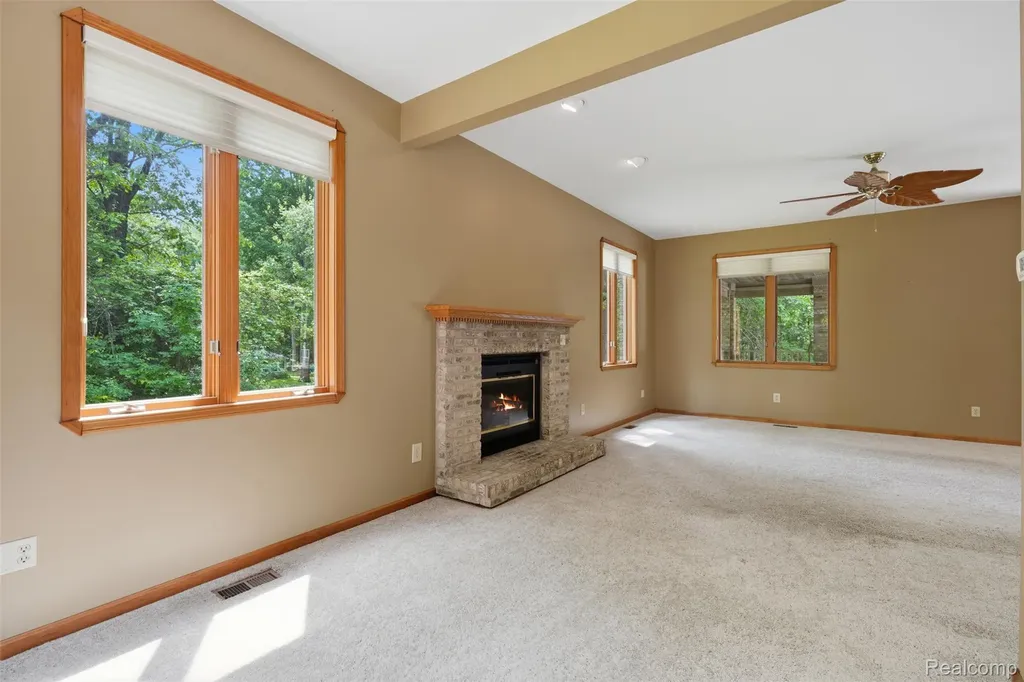 27967 Galien Drive Lyon Charter Township MI 48178