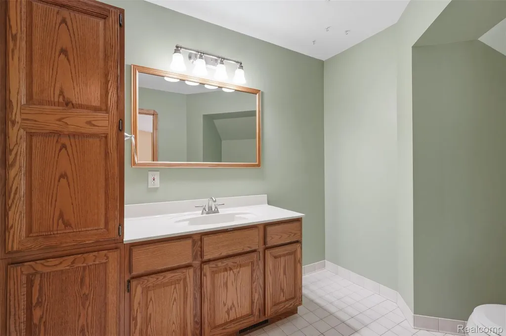 27967 Galien Drive Lyon Charter Township MI 48178