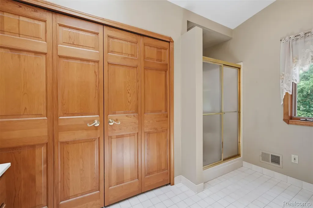 27967 Galien Drive Lyon Charter Township MI 48178