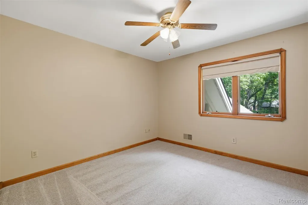 27967 Galien Drive Lyon Charter Township MI 48178