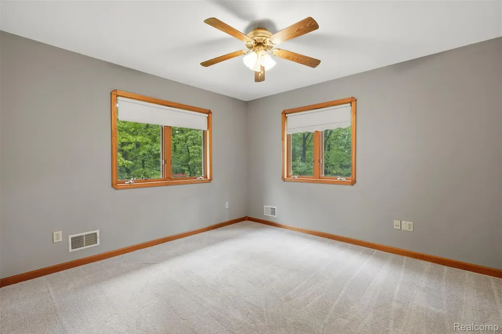 27967 Galien Drive Lyon Charter Township MI 48178