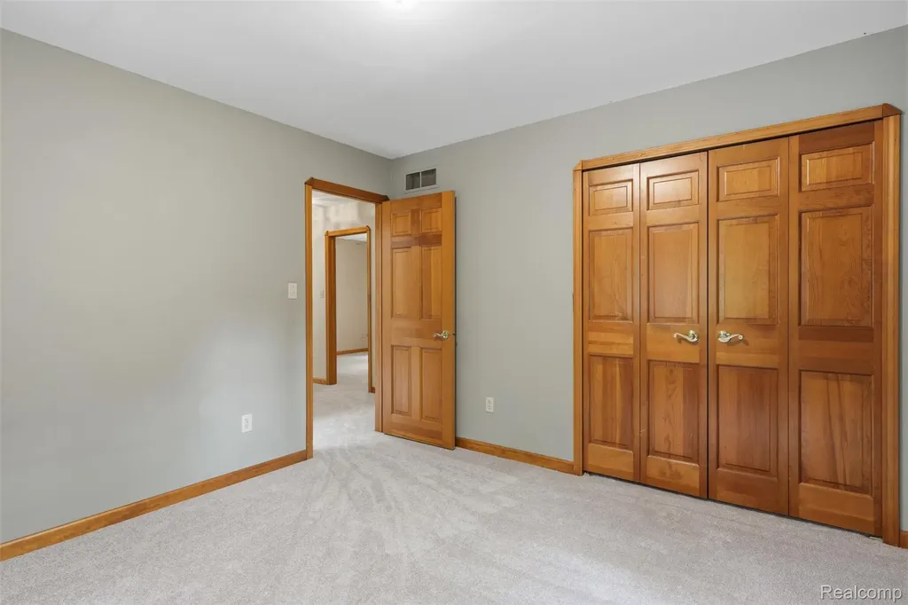 27967 Galien Drive Lyon Charter Township MI 48178