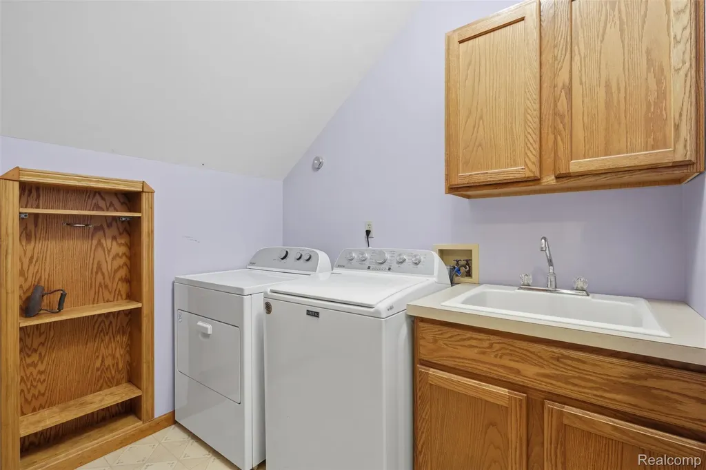 27967 Galien Drive Lyon Charter Township MI 48178