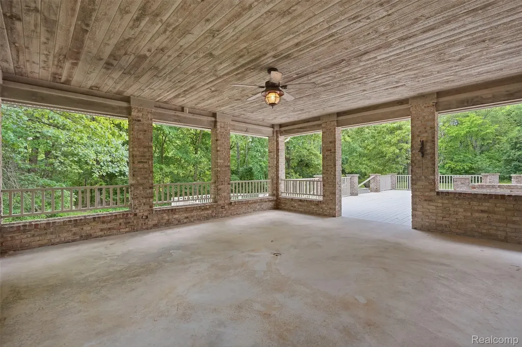 27967 Galien Drive Lyon Charter Township MI 48178