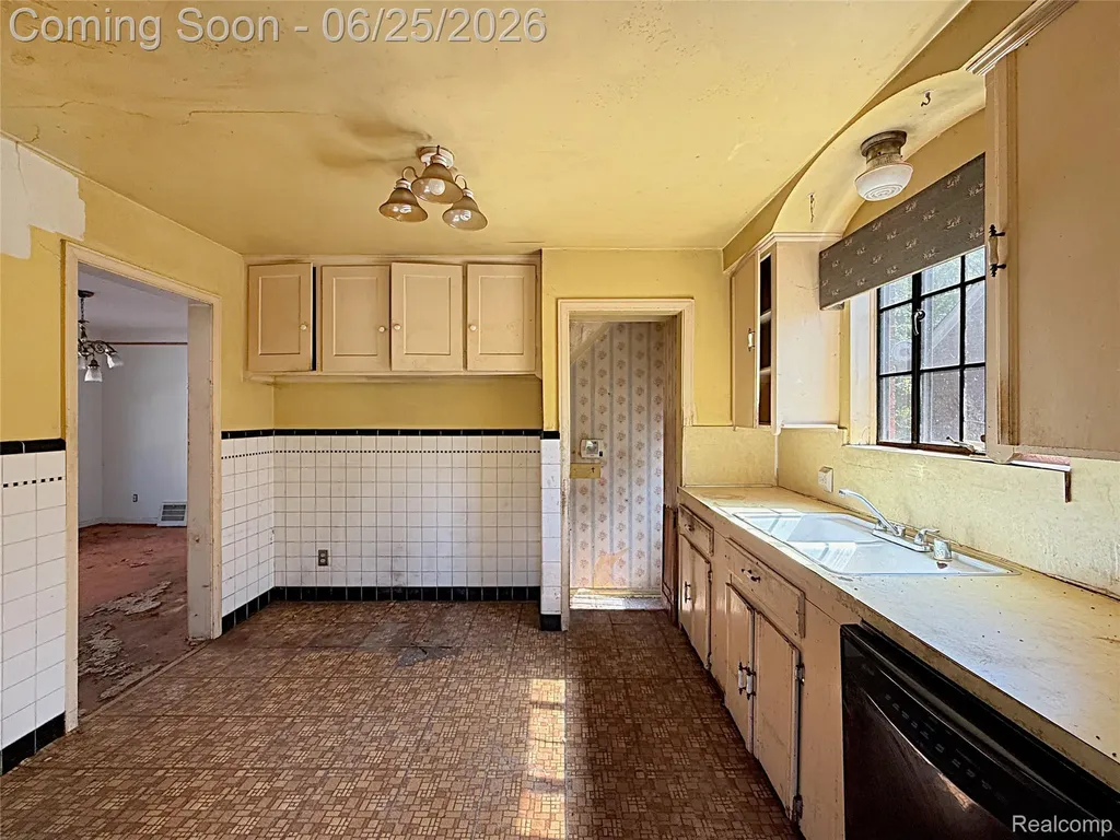 13334 Elmdale Street Detroit City MI 48213