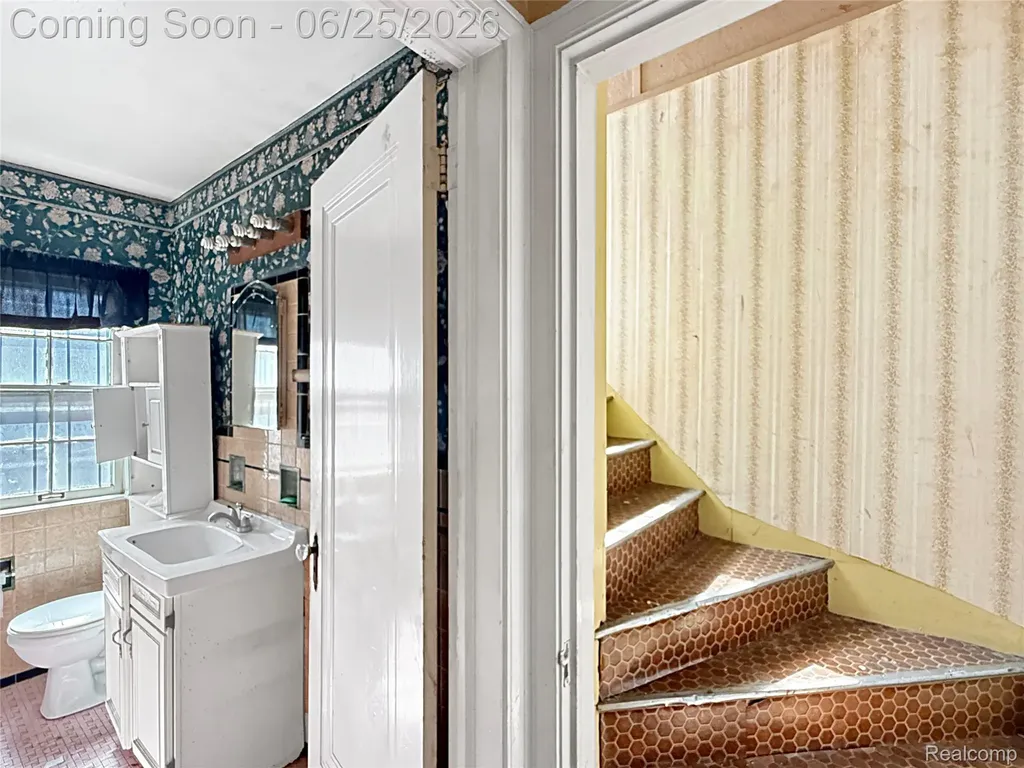 13334 Elmdale Street Detroit City MI 48213