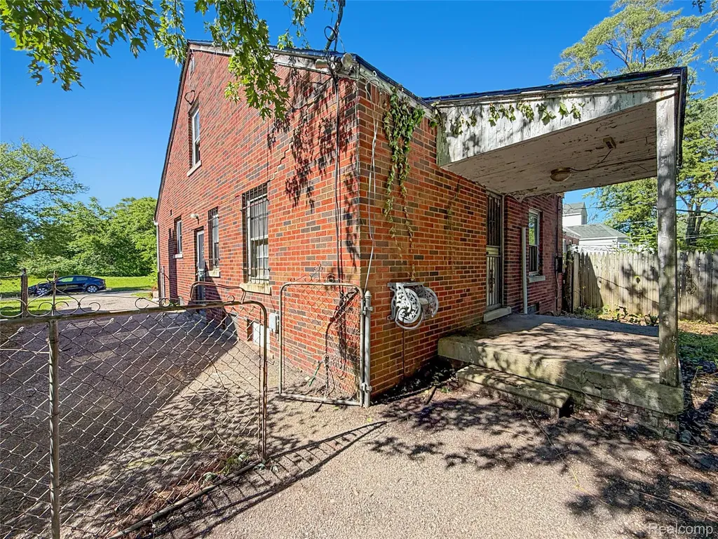 13334 Elmdale Street Detroit City MI 48213