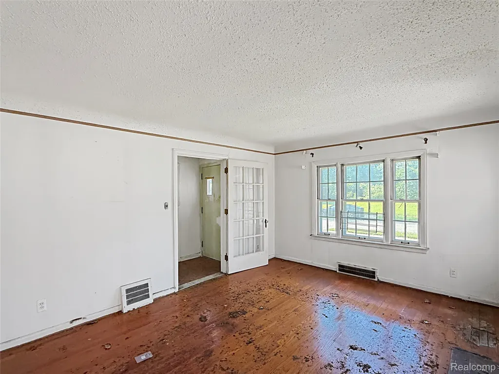13334 Elmdale Street Detroit City MI 48213