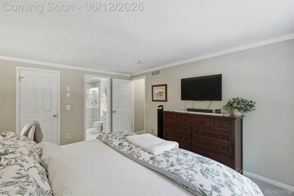 46490 Rockledge Drive Plymouth Charter Township MI 48170