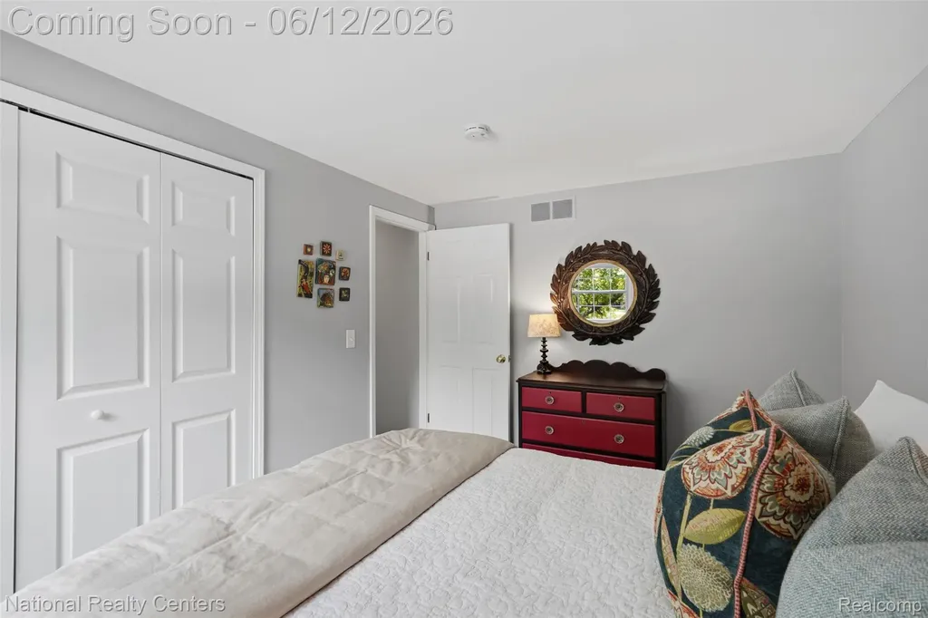 46490 Rockledge Drive Plymouth Charter Township MI 48170