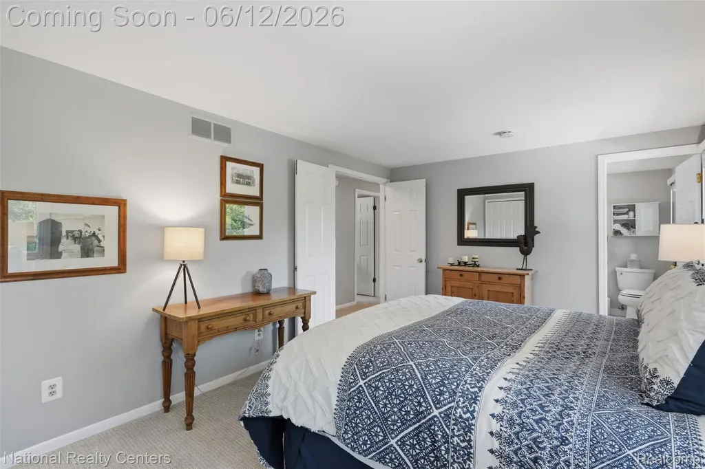 46490 Rockledge Drive Plymouth Charter Township MI 48170