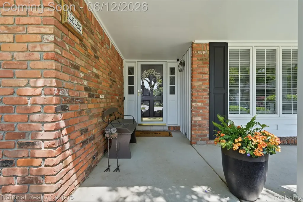46490 Rockledge Drive Plymouth Charter Township MI 48170