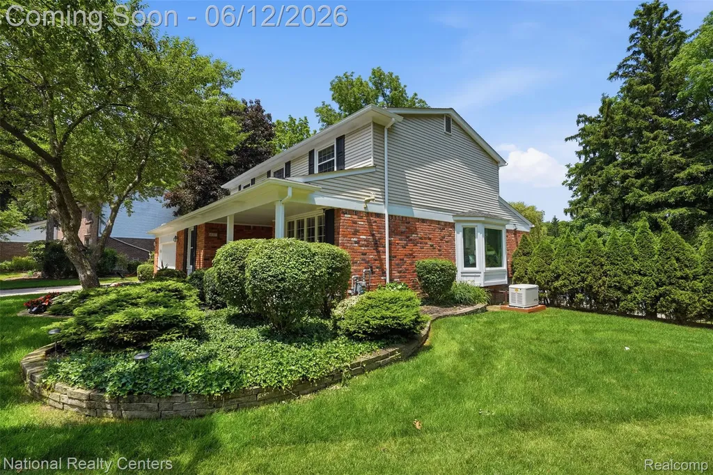 46490 Rockledge Drive Plymouth Charter Township MI 48170