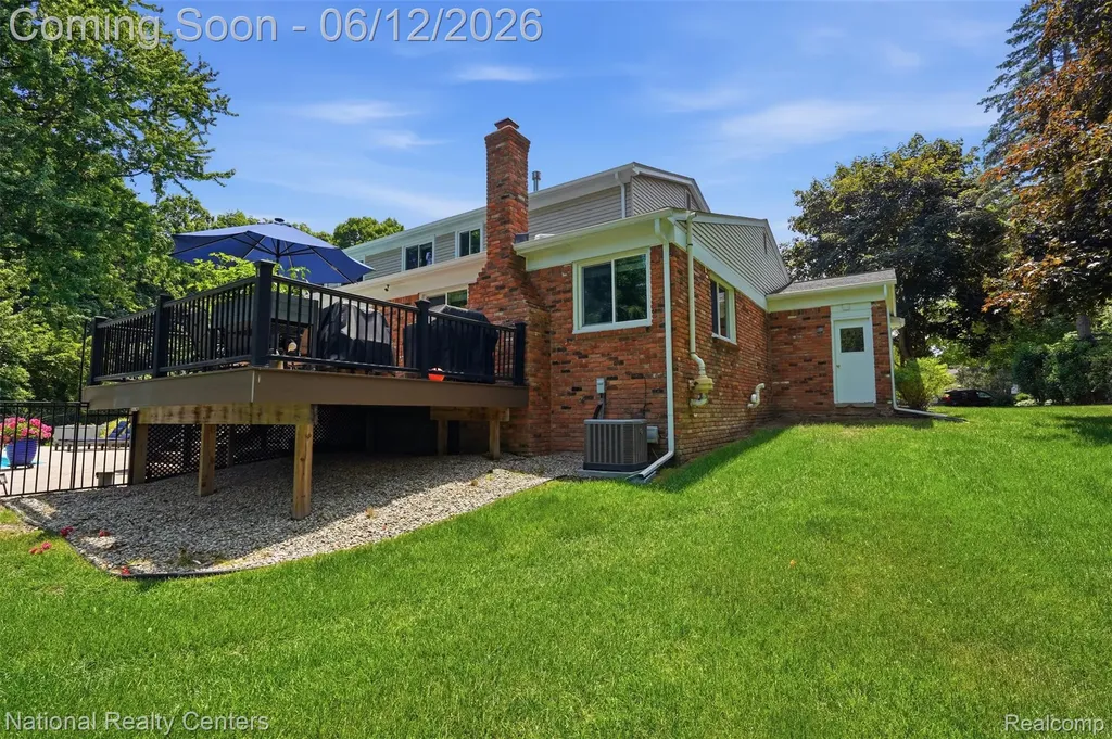 46490 Rockledge Drive Plymouth Charter Township MI 48170