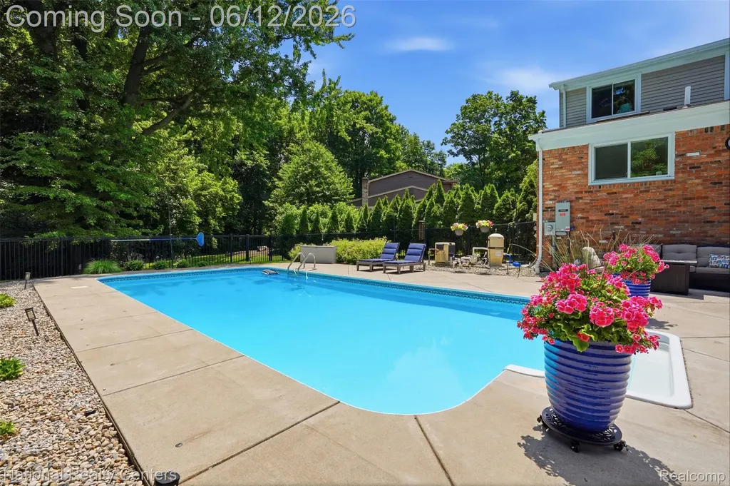 46490 Rockledge Drive Plymouth Charter Township MI 48170