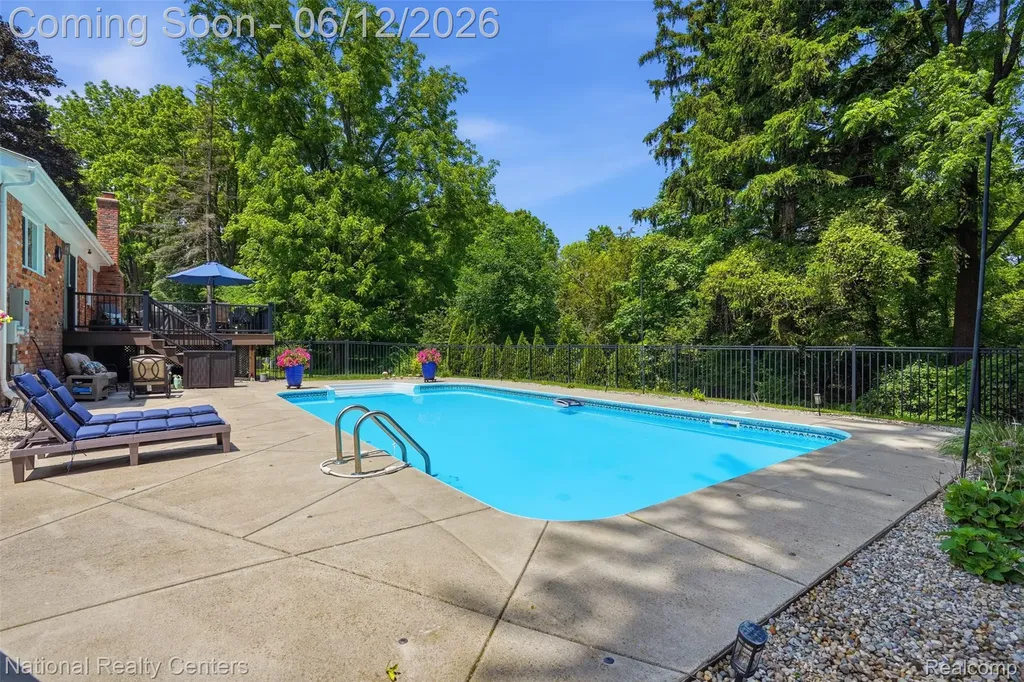 46490 Rockledge Drive Plymouth Charter Township MI 48170