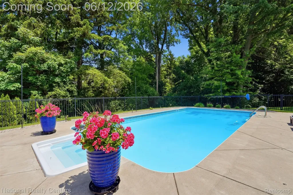 46490 Rockledge Drive Plymouth Charter Township MI 48170