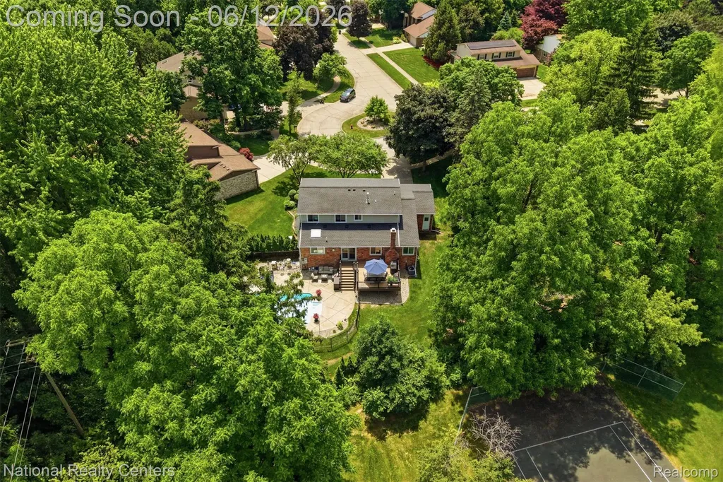 46490 Rockledge Drive Plymouth Charter Township MI 48170