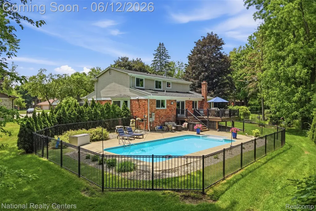46490 Rockledge Drive Plymouth Charter Township MI 48170