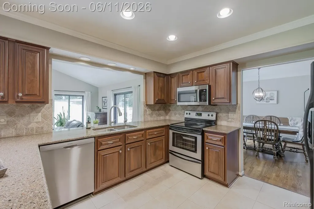6563 Sun Valley Drive Independence Charter Township MI 48348