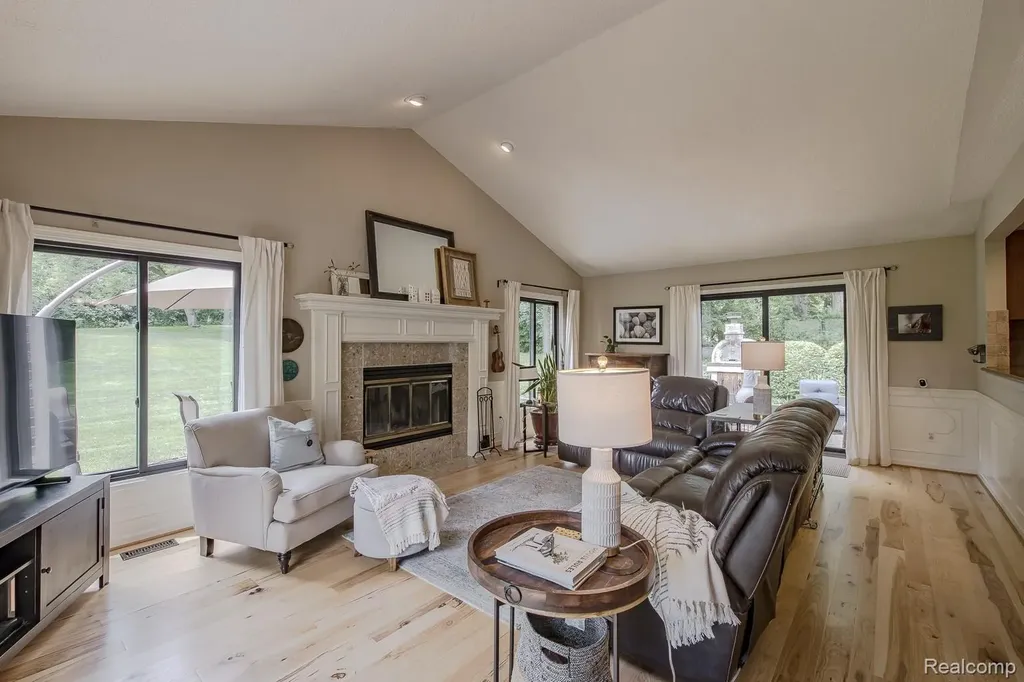 6563 Sun Valley Drive Independence Charter Township MI 48348