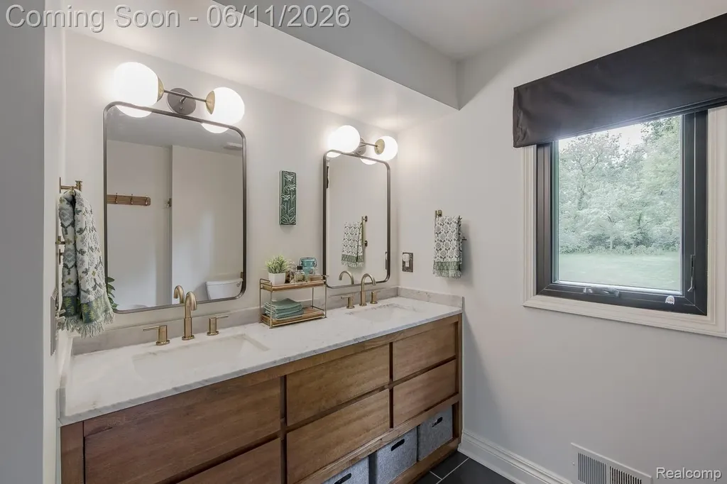 6563 Sun Valley Drive Independence Charter Township MI 48348