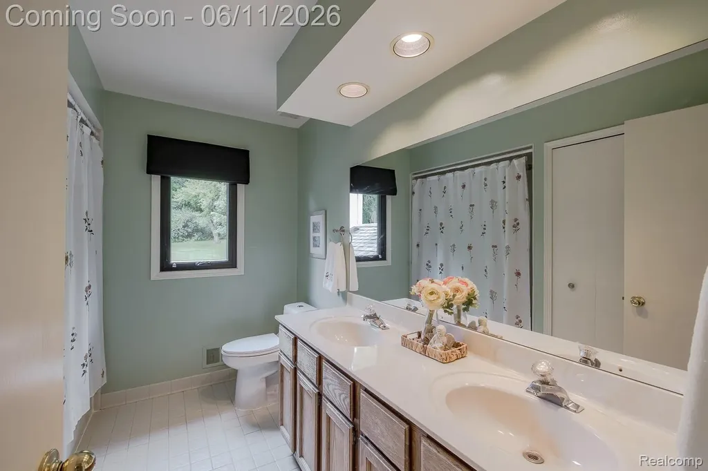 6563 Sun Valley Drive Independence Charter Township MI 48348